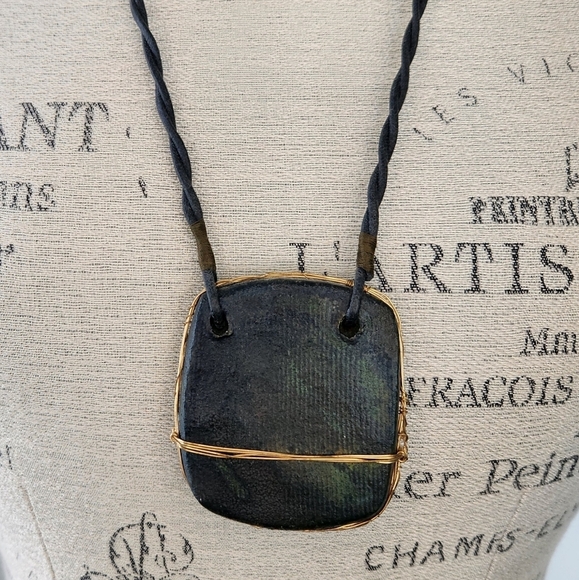 Vintage handmade pottery necklace - Picture 2 of 8